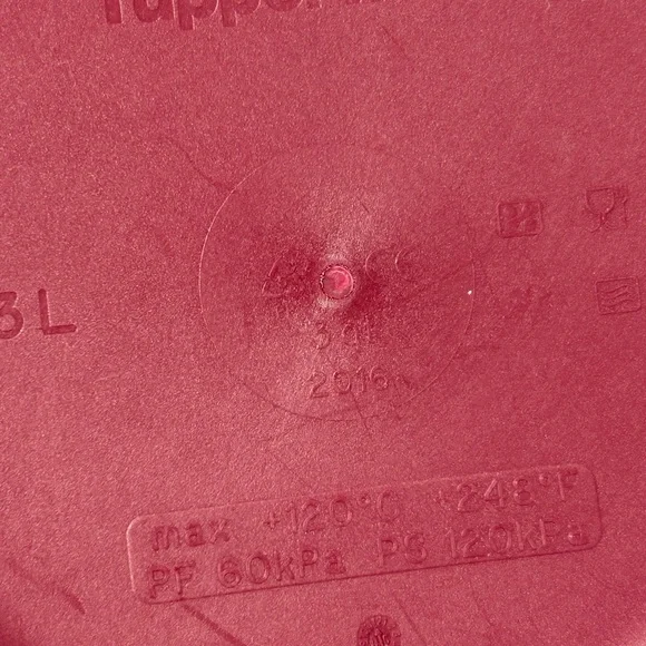 Tupperware Microwave Pressure Cooker - Picture 7 of 14